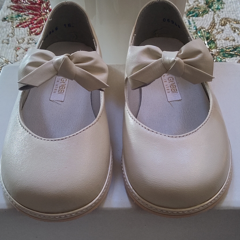 Kids Cream Bow Shoes